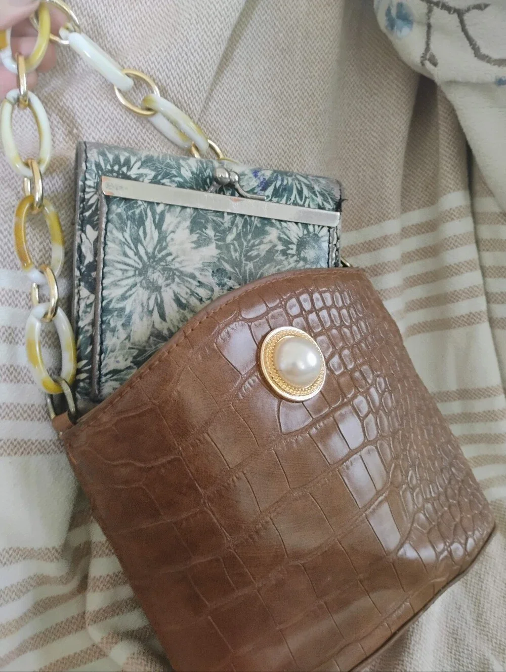 Vintage Pearl Lady Bag, Chain Link Clutch Faux Embossed Leather